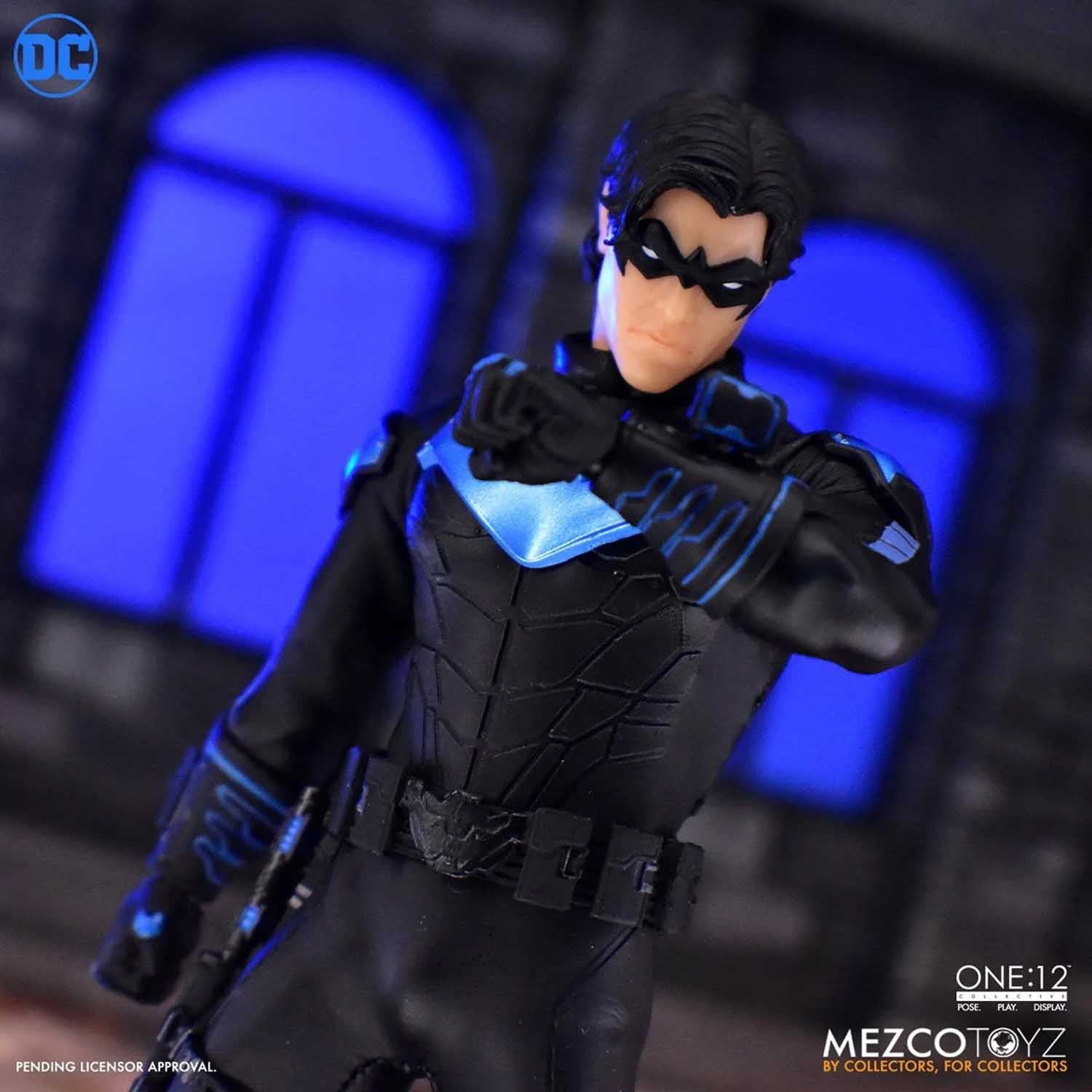 mezco メズコ ナイトウィング nightwing ONE:12フィギュア Mezco Toyz - One 12 DC Comics - Nightwing – Ages Three and Up