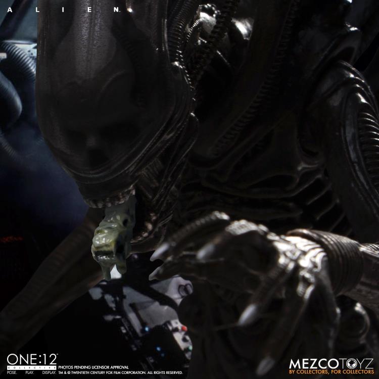 Load image into Gallery viewer, Mezco Toyz - One:12 Alien