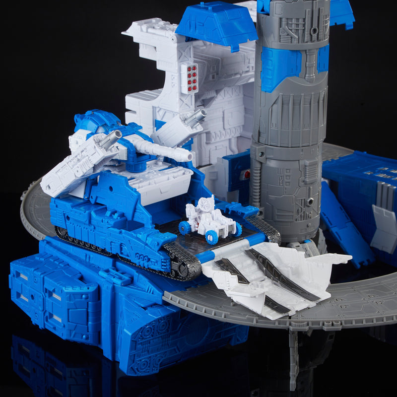 Load image into Gallery viewer, Transformers Generations Selects - Titan Class Guardian Robot & Lunar-Tread