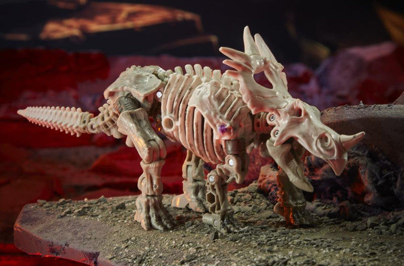 Load image into Gallery viewer, Transformers War for Cybertron: Kingdom - Deluxe Wave 2 Set of 3 Figures