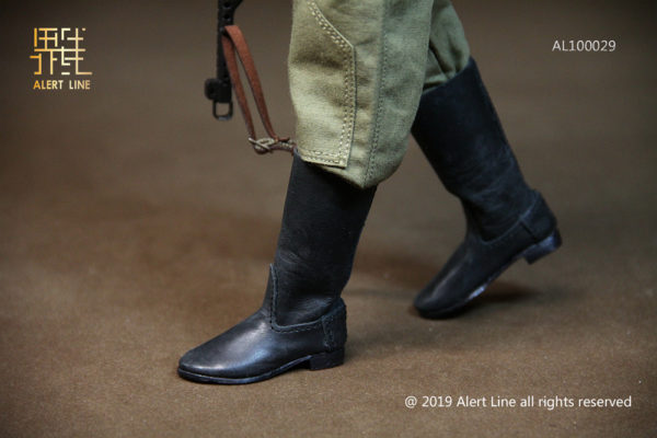 Load image into Gallery viewer, Alert Line - WWII Soviet Red Army Combat Engineer