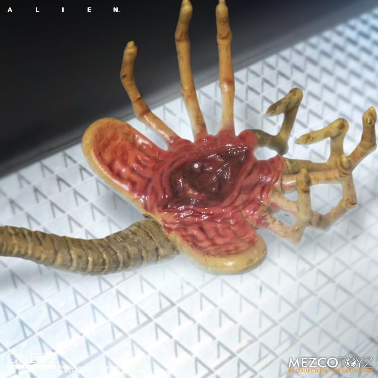 Load image into Gallery viewer, Mezco Toyz - One:12 Alien