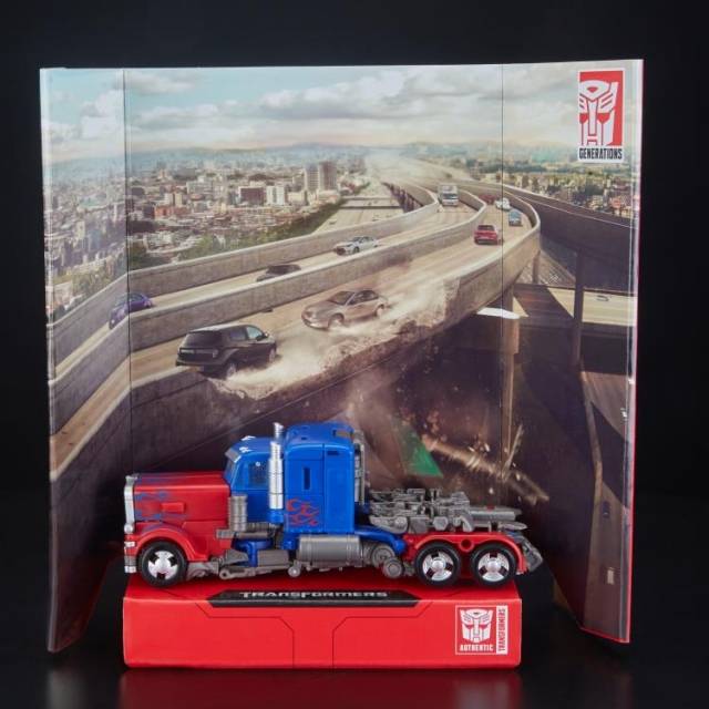 Load image into Gallery viewer, Transformers Generations Studio Series - Voyager Wave 5 - Set of 2