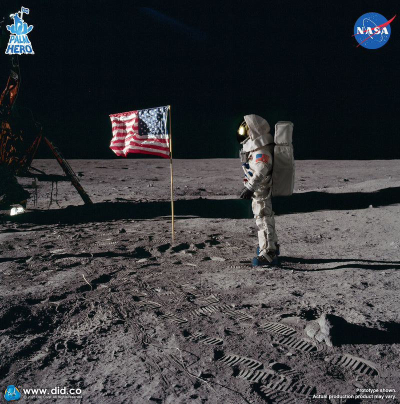 Load image into Gallery viewer, DID - 1/12 Palm Hero Series Apollo 11 Astronauts - Michael Collins
