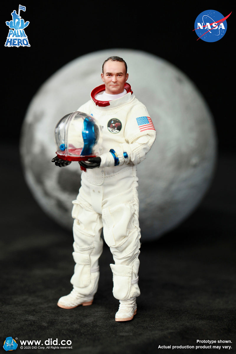 Load image into Gallery viewer, DID - 1/12 Palm Hero Series Apollo 11 Astronauts - Michael Collins
