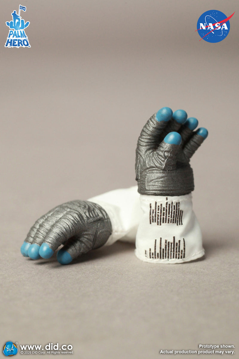 Load image into Gallery viewer, DID - 1/12 Palm Hero Series Apollo 11 Astronauts - Michael Collins
