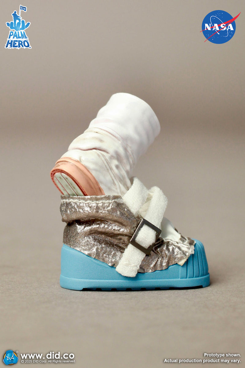 Load image into Gallery viewer, DID - 1/12 Palm Hero Series Apollo 11 Astronauts - Michael Collins
