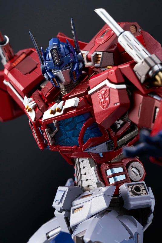 Flame Toys Kuro Kara Kuri - Transformers Optimus Prime (Reissue)