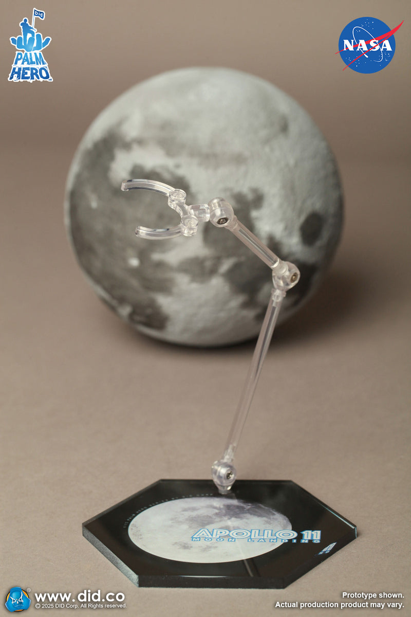 Load image into Gallery viewer, DID - 1/12 Palm Hero Series Apollo 11 Astronauts - Michael Collins
