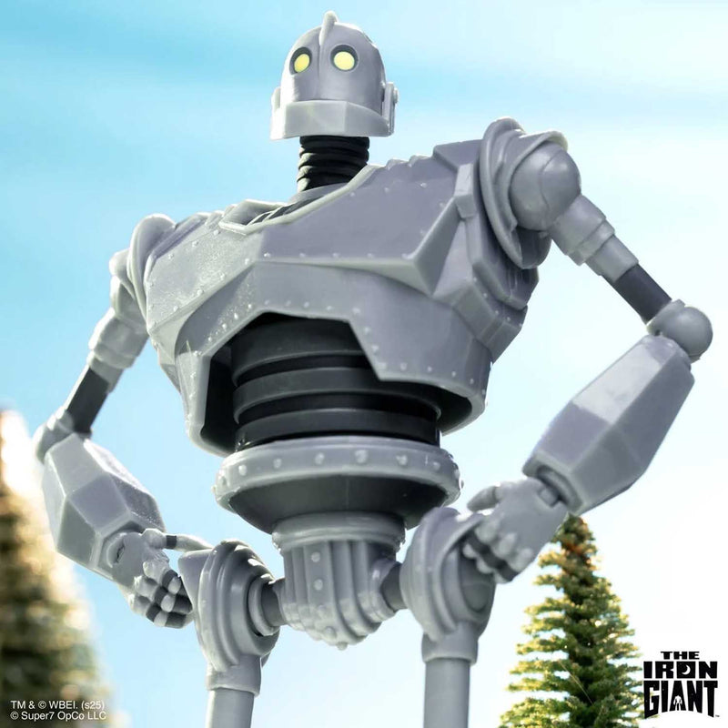 Load image into Gallery viewer, Super 7 - The Iron Giant Deluxe - Iron Giant 7-Inch Action Figure
