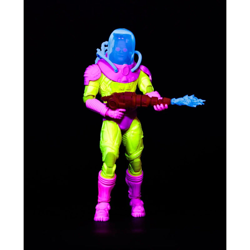 Load image into Gallery viewer, Mcfarlane Toys - DC Multiverse Mr.Freeze (The Ice Crimes Of Mr. Zero) Black Light Edition (Gold Label)
