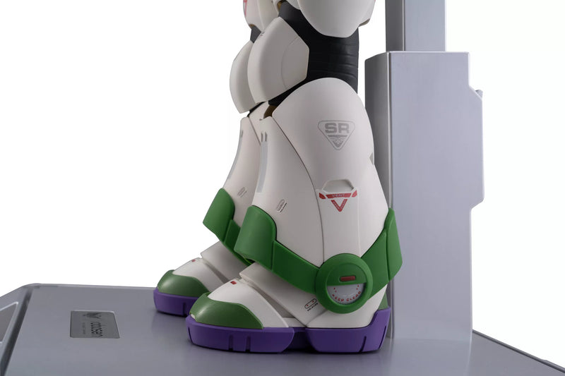 Load image into Gallery viewer, Robosen - Disney&#39;s Lightyear: Buzz Lightyear Space Ranger Alpha
