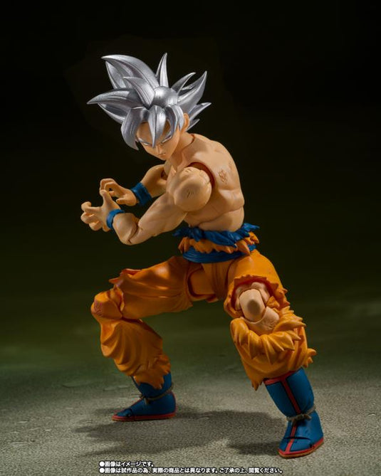 Bandai - S.H. Figuarts - Dragon Ball Super - Ultra Instinct Goku (Toyotarou Edition) P-Bandai Exclusive