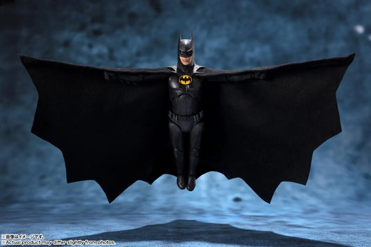 Bandai - S.H.Figuarts - The Flash (2023) - Batman