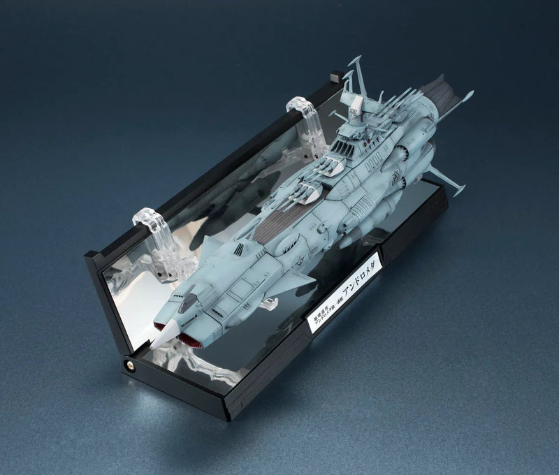 Load image into Gallery viewer, Bandai - Kikan Taizen Star Blazers: Earth Federation Andromeda 1st Ship 1/2000 Scale Model (Reissue)
