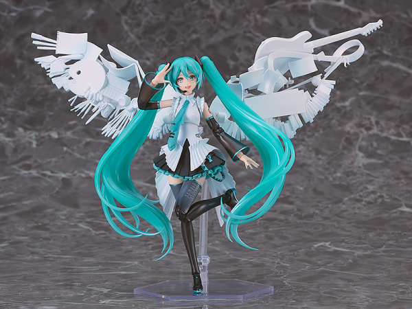 Load image into Gallery viewer, Max Factory - PLAMATEA - Hatsune Miku (Happy 16th Birthday Ver.) Model Kit
