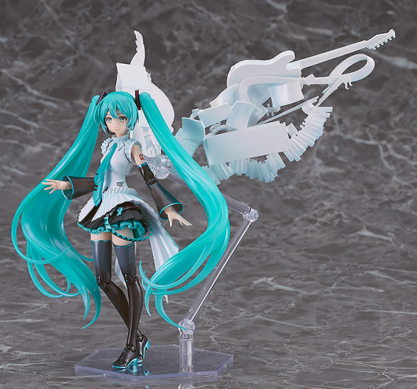 Load image into Gallery viewer, Max Factory - PLAMATEA - Hatsune Miku (Happy 16th Birthday Ver.) Model Kit
