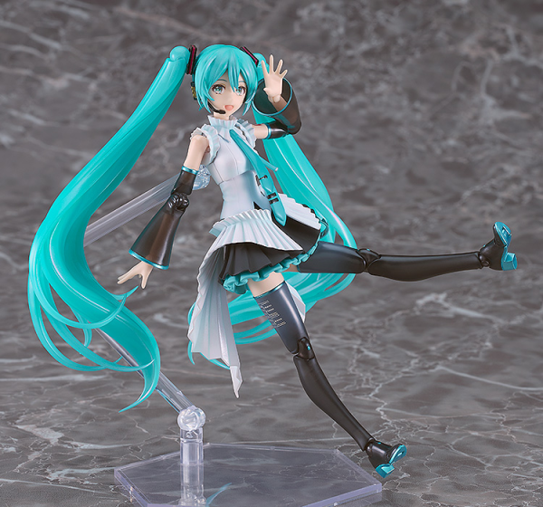 Load image into Gallery viewer, Max Factory - PLAMATEA - Hatsune Miku (Happy 16th Birthday Ver.) Model Kit
