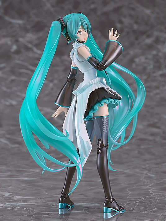 Max Factory - PLAMATEA - Hatsune Miku (Happy 16th Birthday Ver.) Model Kit