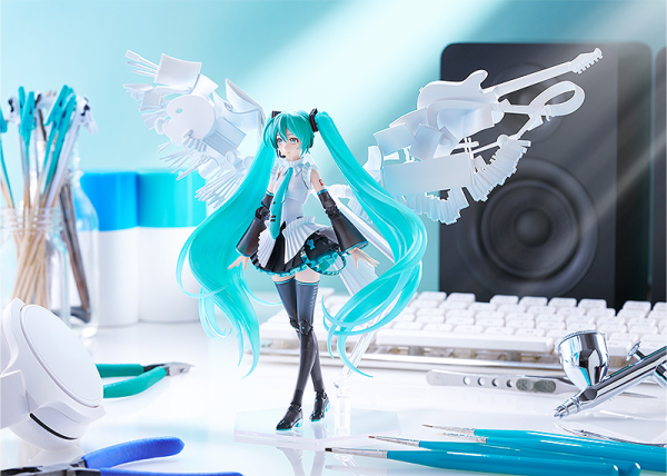 Load image into Gallery viewer, Max Factory - PLAMATEA - Hatsune Miku (Happy 16th Birthday Ver.) Model Kit
