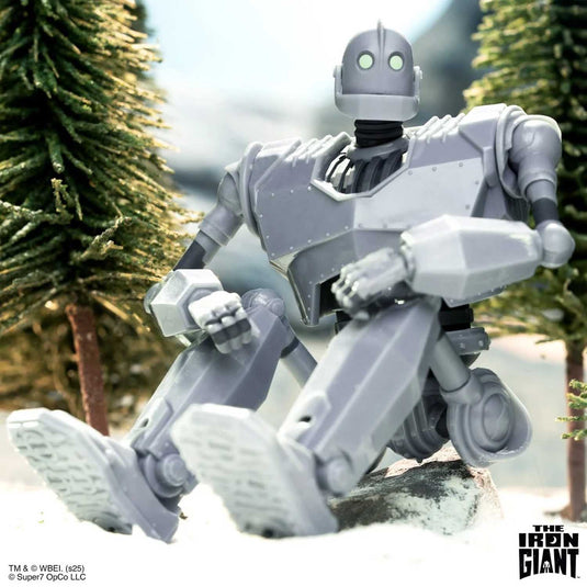 Super 7 - The Iron Giant Deluxe - Iron Giant 7-Inch Action Figure