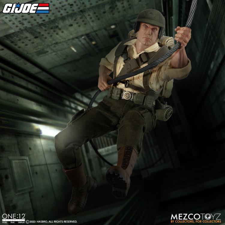 Load image into Gallery viewer, Mezco Toyz - One 12 G.I. Joe - Duke (Deluxe)
