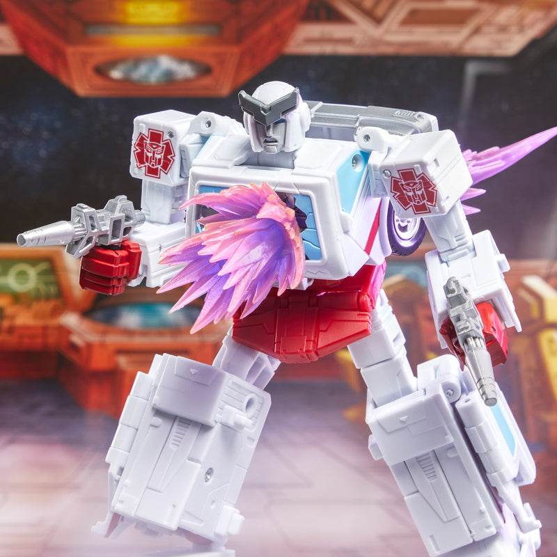 Load image into Gallery viewer, Transformers Studio Series 86 - The Transformers: The Movie Brawn &amp; Autobot Ratchet Deluxe Set

