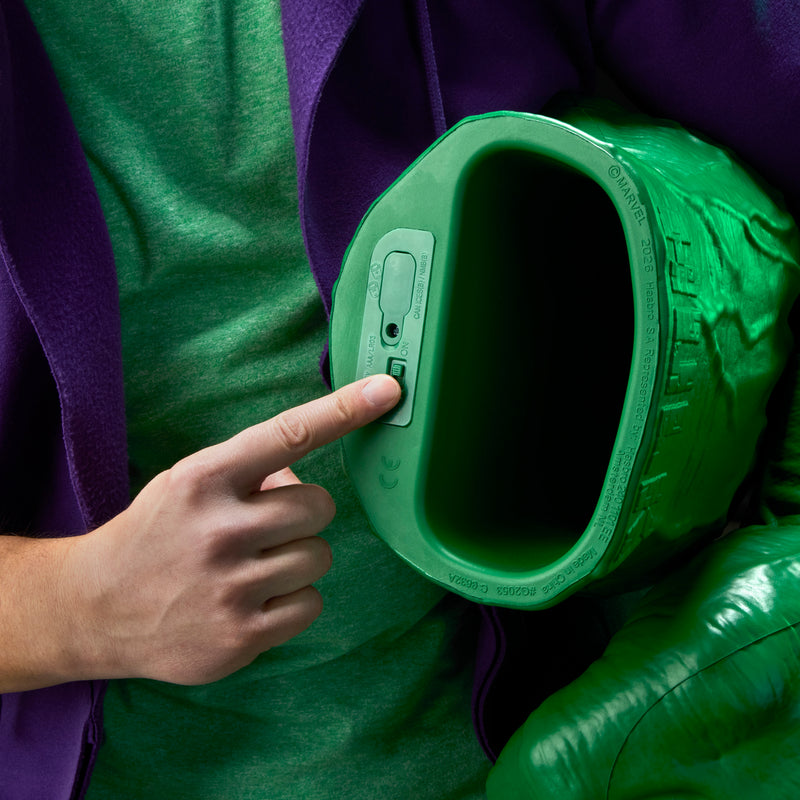 Load image into Gallery viewer, Marvel Legends - Incredible Hulk Premium Roleplay Fists with Smash 'N Bash Sound FX 1/1 Scale Wearable Fists
