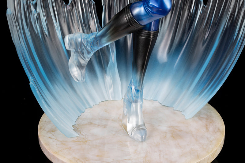 Load image into Gallery viewer, Kotobukiya - Marvel Ultimate Bishoujo Statue - Invisible Woman 1/6 Scale
