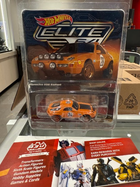 Hot Wheels Elite 64 Porsche 928 Safari