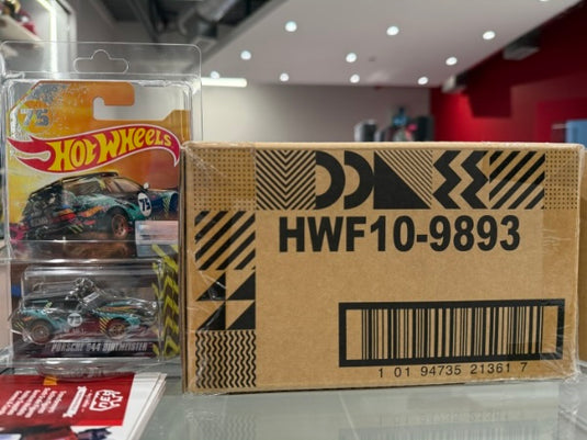 Hot Wheels Mobil 1 Porsche Dirtmeister 944