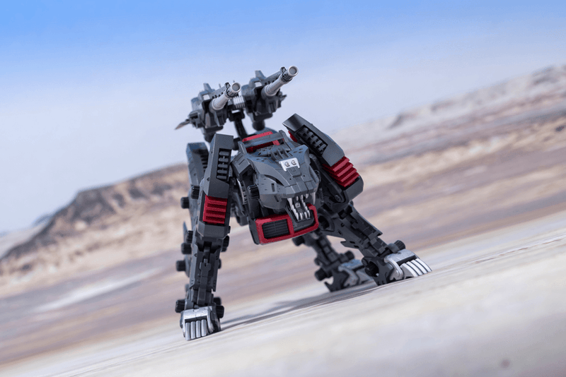 Load image into Gallery viewer, Kotobukiya - Highend Master Model Zoids: Lightning Saix (Irvine Special 2000 Recolor)
