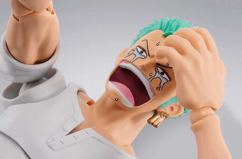 Load image into Gallery viewer, Bandai - S.H.Figuarts - One Piece - Dracule Mihawk (Hawk Eye) (Exclusive)
