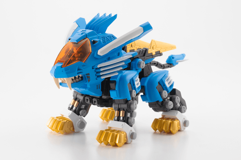 Load image into Gallery viewer, Kotobukiya - D-Style Zoids - Blade Liger (2000 Re-Color)
