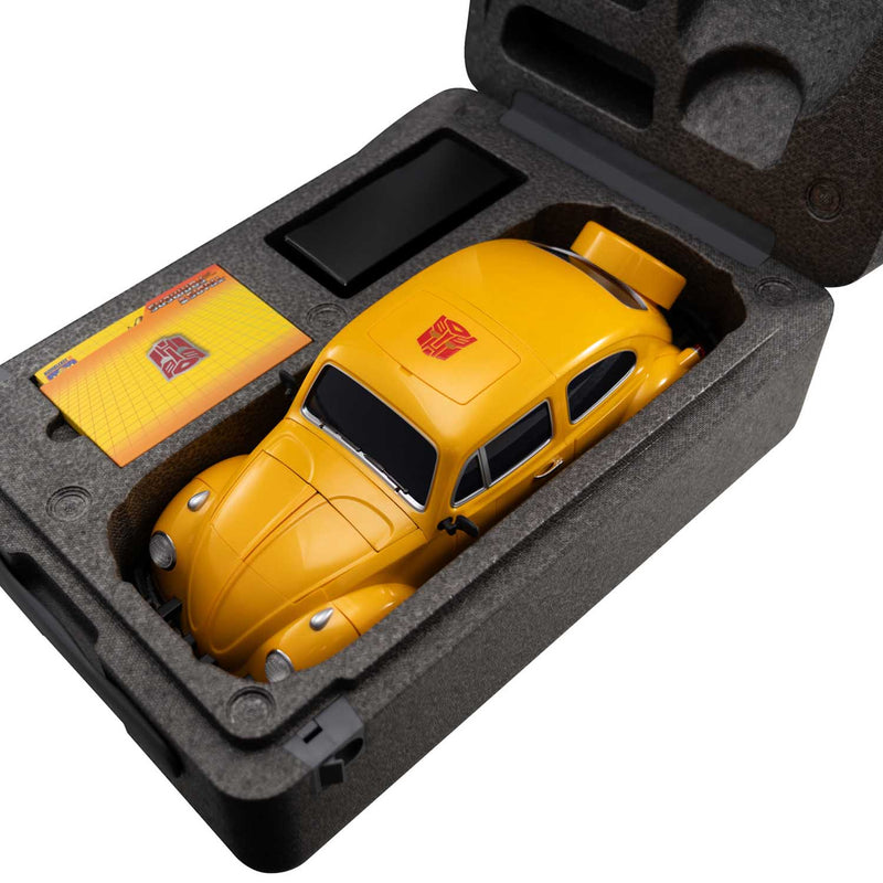 Load image into Gallery viewer, Robosen - Transformers - Flagship Bumblebee Auto-Converting Robot
