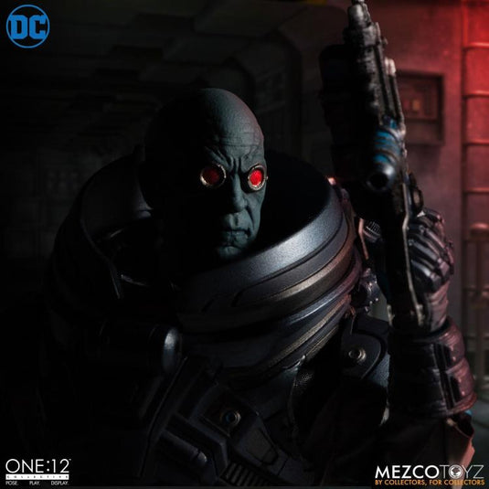 Mezco Toyz - One:12 Mr. Freeze Deluxe Edition (Restock)