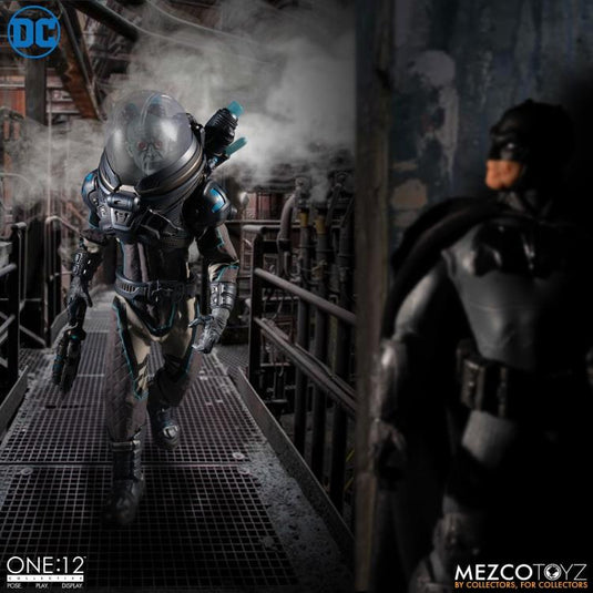 Mezco Toyz - One:12 Mr. Freeze Deluxe Edition (Restock)