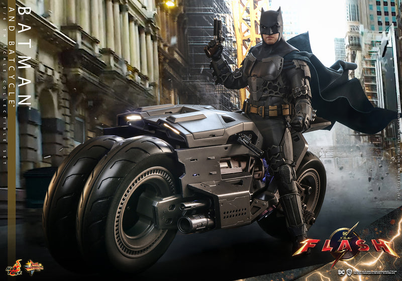 Load image into Gallery viewer, Hot Toys - The Flash (2023) - Batman and Batcycle
