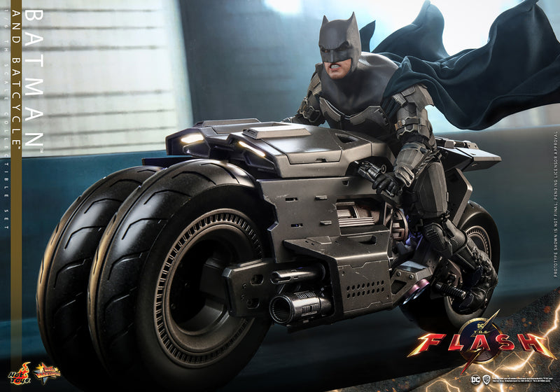 Load image into Gallery viewer, Hot Toys - The Flash (2023) - Batman and Batcycle
