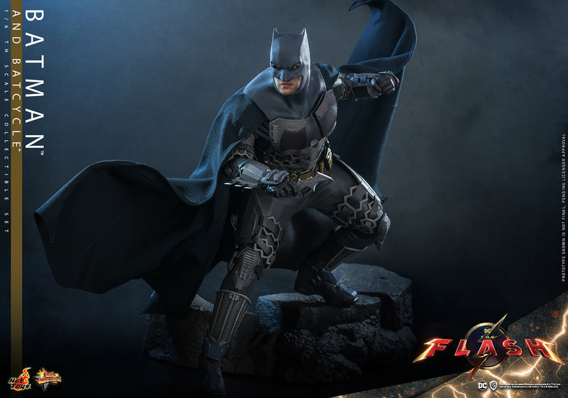 Load image into Gallery viewer, Hot Toys - The Flash (2023) - Batman and Batcycle
