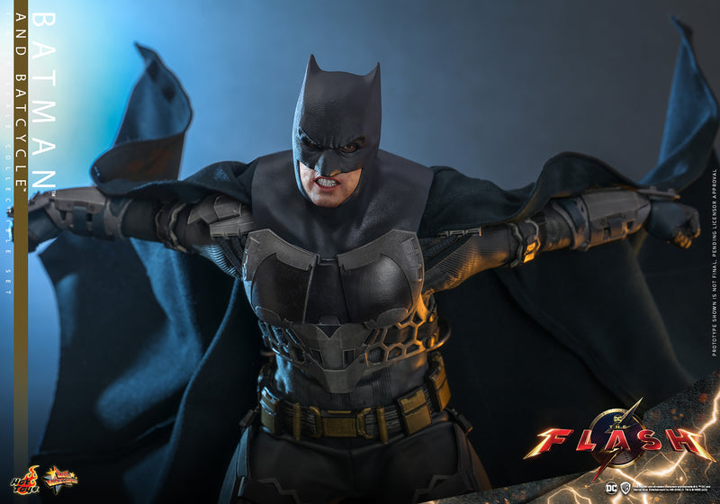 Load image into Gallery viewer, Hot Toys - The Flash (2023) - Batman and Batcycle
