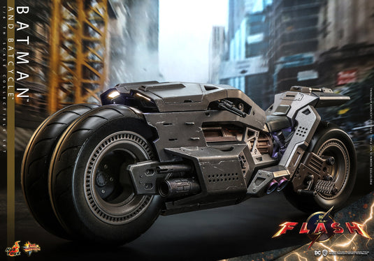 Hot Toys - The Flash (2023) - Batman and Batcycle