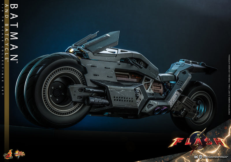 Load image into Gallery viewer, Hot Toys - The Flash (2023) - Batman and Batcycle
