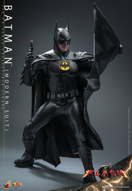 Hot Toys - The Flash (2023) - Batman (Modern Suit)