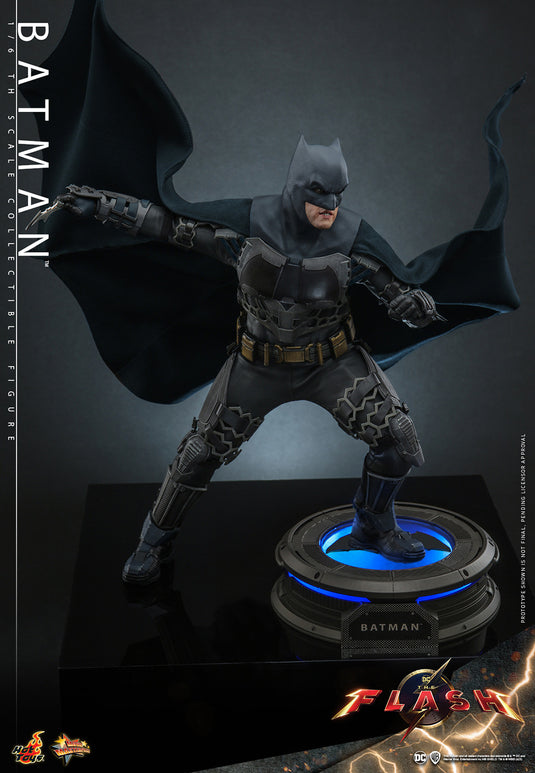 Hot Toys - The Flash (2023) - Batman