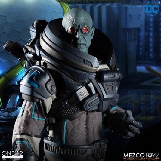 Mezco Toyz - One:12 Mr. Freeze Deluxe Edition (Restock)