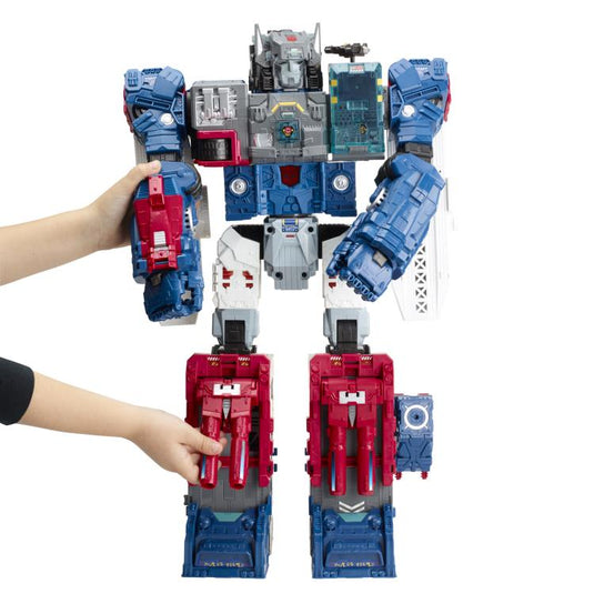 Transformers Generations - Titans Return - Titan Class Fortress Maximus