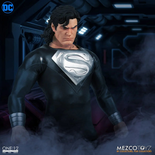 Mezco Toyz - One 12 DC Comics - Superman (Recovery Suit)