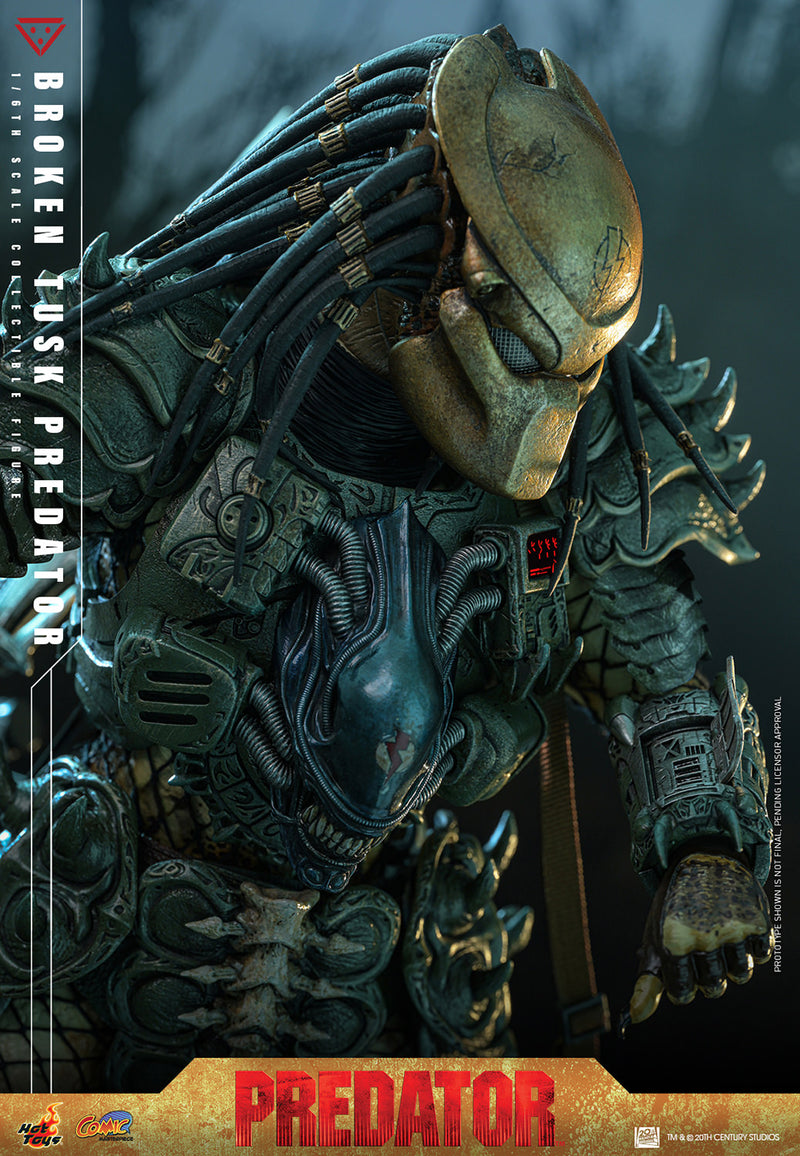 Load image into Gallery viewer, Hot Toys - Predator - Broken Tusk Predator
