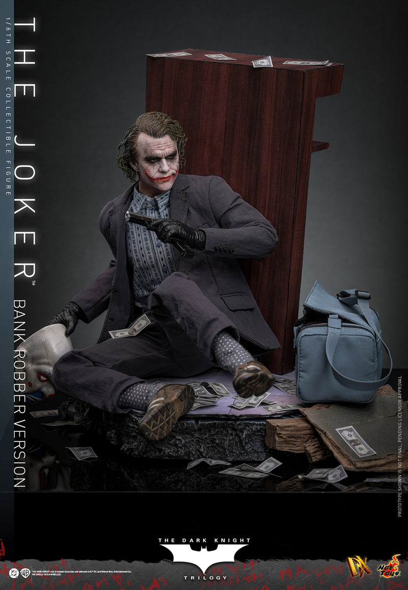 Load image into Gallery viewer, Hot Toys - The Dark Knight - The Joker (Bank Robber Ver.)
